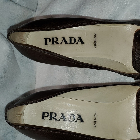Prada Shoes. - Picture 3 of 16